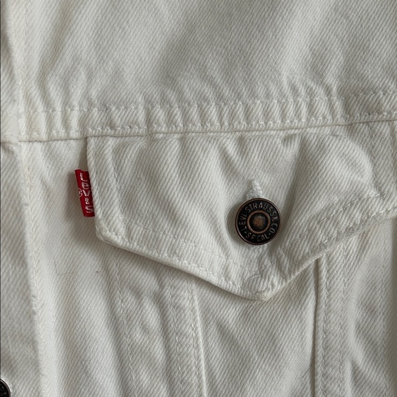 Levi's Women's Off-White Denim Jacket - Picture 3 of 5